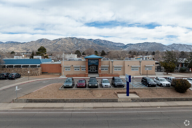 Collet Park Elementary School has earned a B grade from Niche.