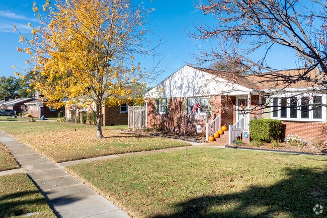 Camellia Shores features a mix of home styles, from ranch to revival and everything between.