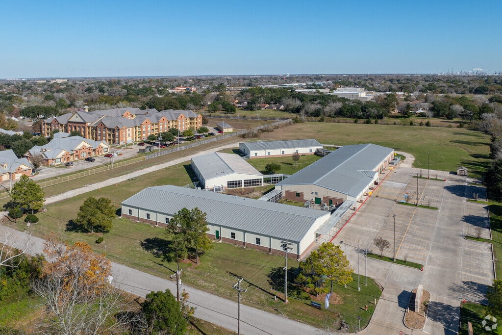 Mainland Preparatory Academy is a vibrant PK-8 charter school in La Marque, TX.