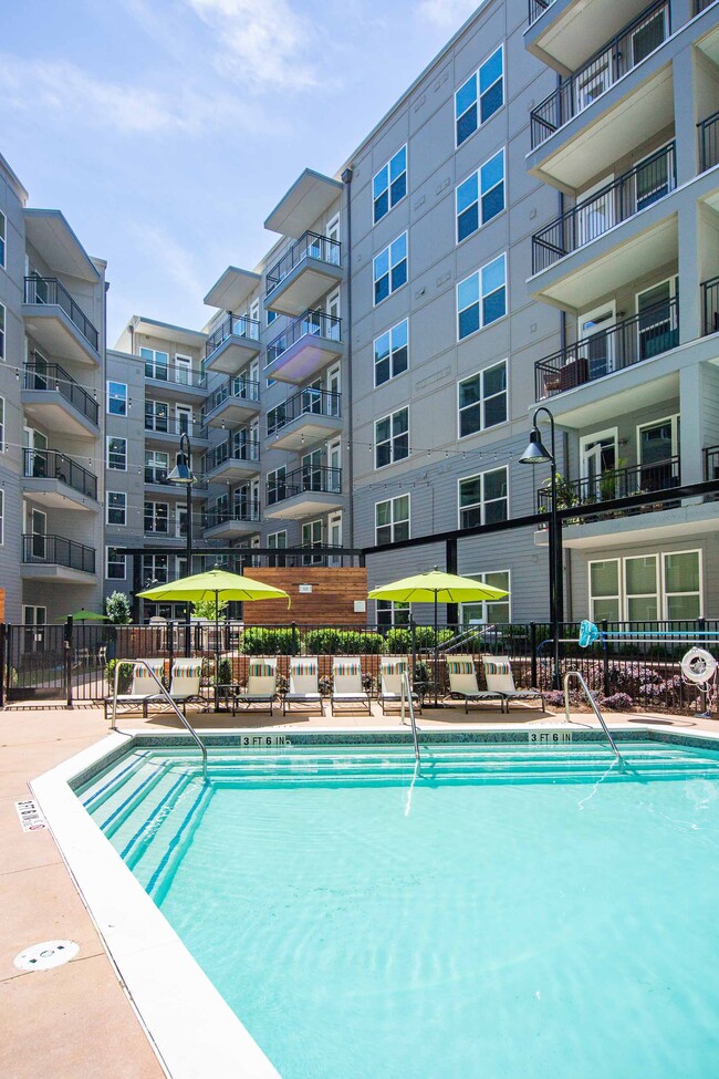 871 3rd St NW, Atlanta, GA 30318
