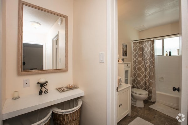 2328 Virginia Ave unit B, Santa Monica, CA 90404 - photo 3
