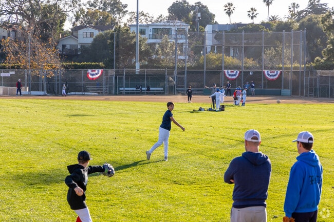 Palisades Park and Recreation Center
