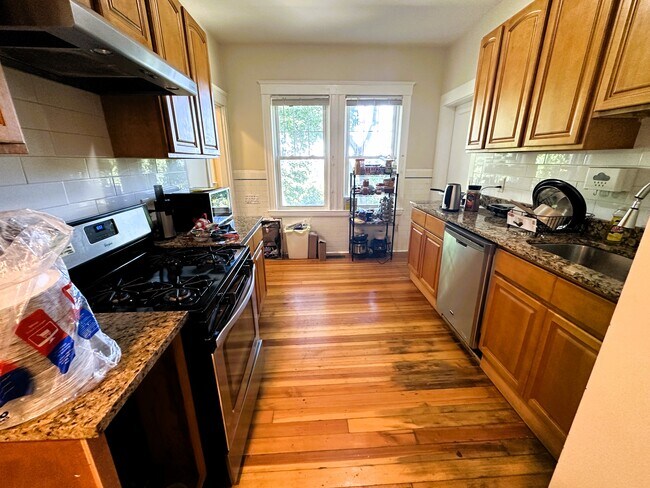 61 Algonquin Rd unit 61, Newton, MA 02467 - photo 6