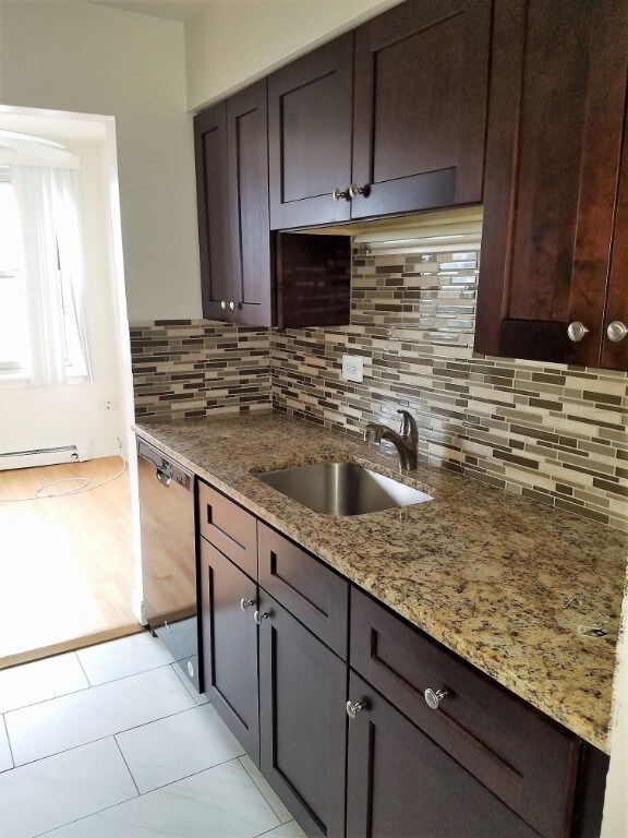 3710 N Pine Grove Ave unit 521, Chicago, IL 60613 - photo 2