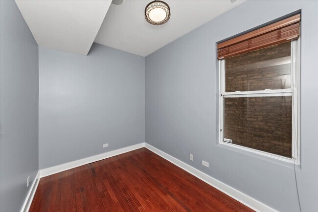 2052 N Campbell Ave unit 1W, Chicago, IL 60647 - photo 6