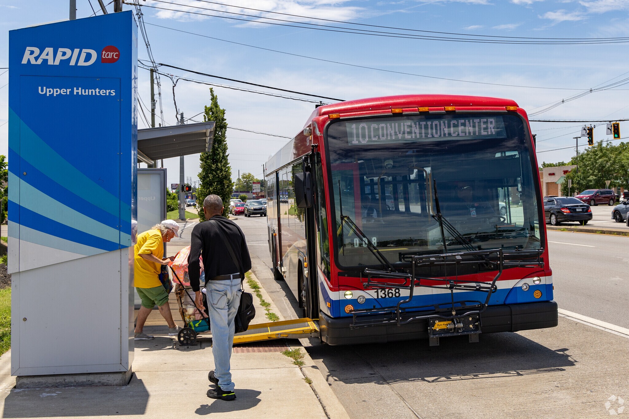 There are multiple TARC stops along Dixie Highway near Parkwood/Waverly.