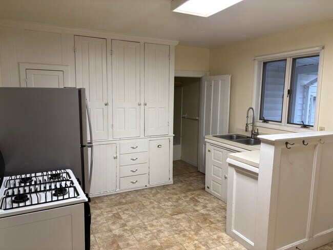 222 W 4th St unit 2, Oswego, NY 13126 - photo 2