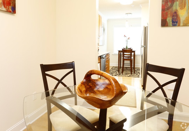 2BR, 2.5BA - 1162sf- Dining Area