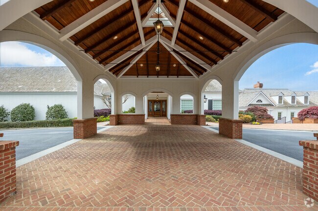 Welcome to the Horseshoe Bend Country Club, where luxury meets leisure.