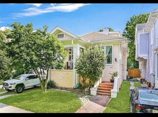 7927 Oak St, New Orleans, LA 70118