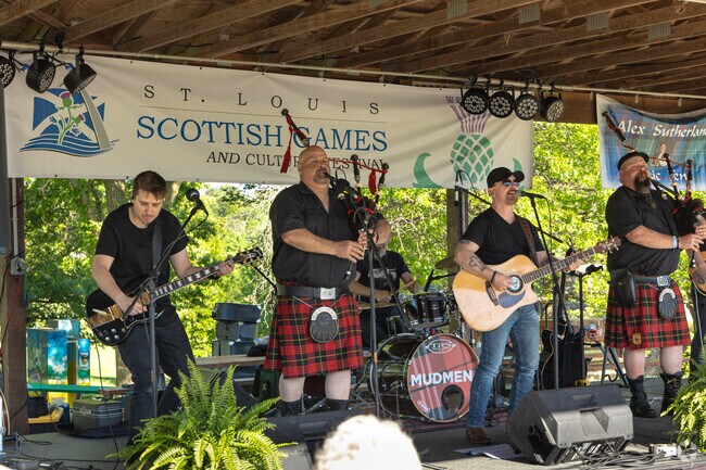The Mudmen, a renowned Celtic rock band from Canada played at the Scottish Festival.