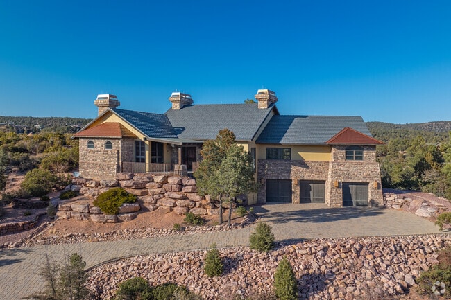 Payson also offers residents sprawling luxury builds on acreage with mountain and forest views.