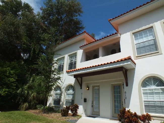 616 2nd St N, Saint Petersburg, FL 33701 - photo 2