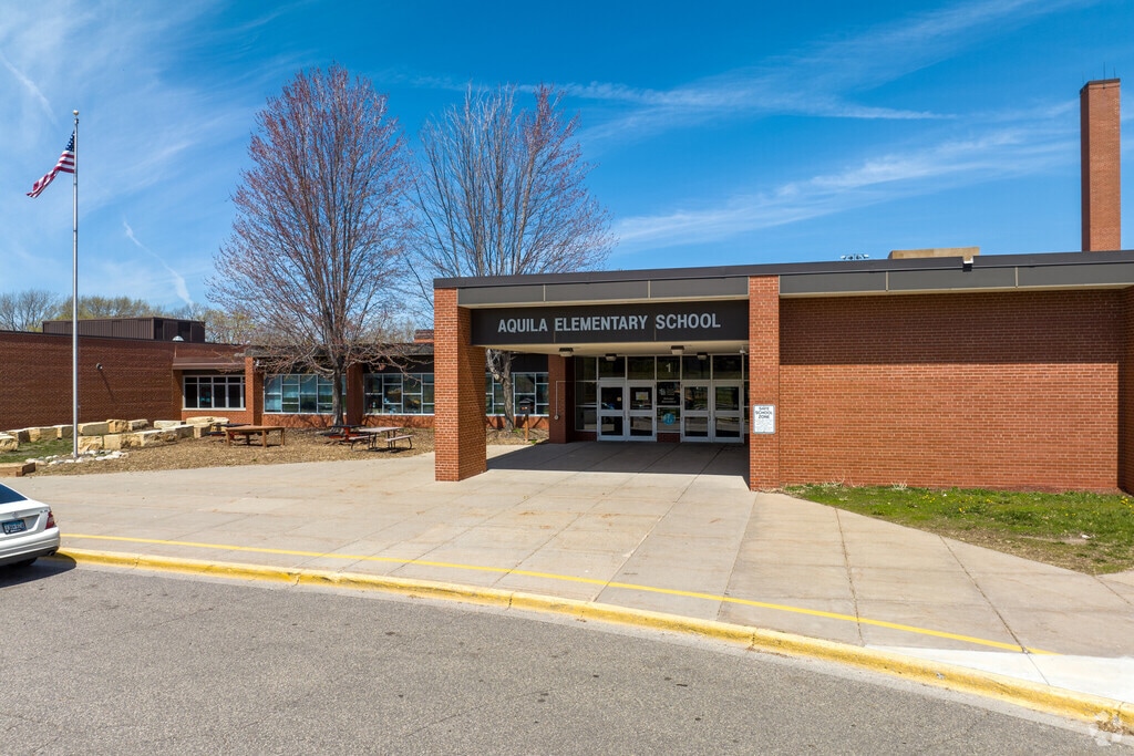 Aquila Elementary School teachers inspire students to excel in all academic fields.