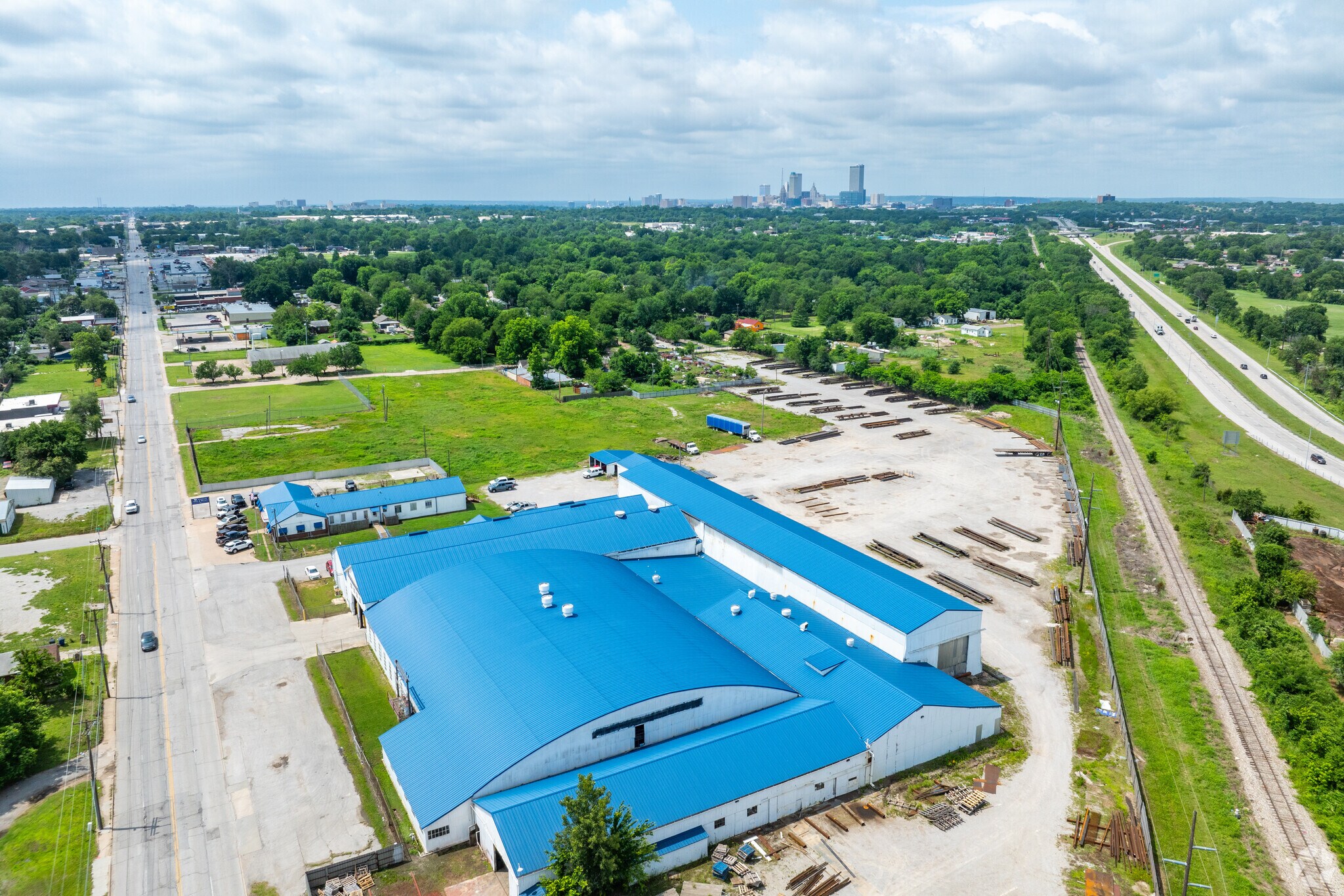 The Northern border of Springdale provides quick access to Tulsa.