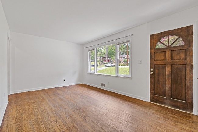 1982 Rena Cir SW, Atlanta, GA 30311 - photo 4