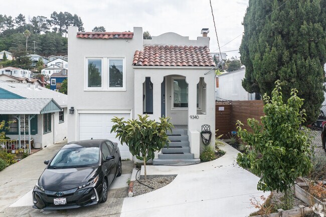There are a few Mediterranean-style homes in the Toler Heights neighborhood.