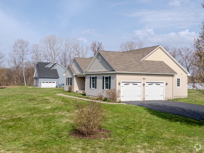 Larger homes for families that want to live in a good neighborhood in Enfield, CT.