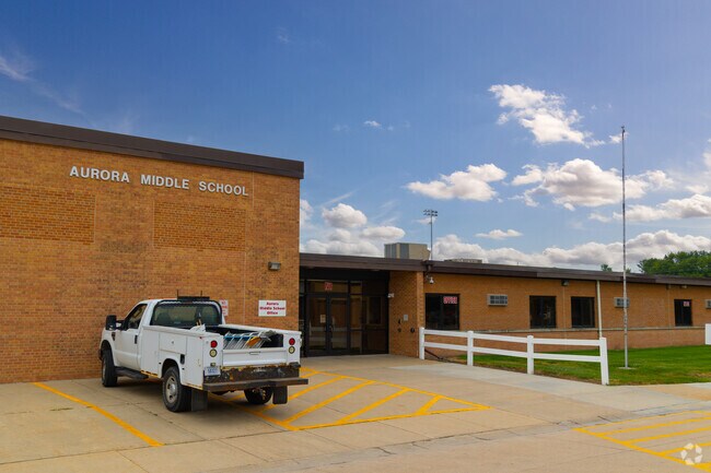 Aurora Middle School fosters academic growth.