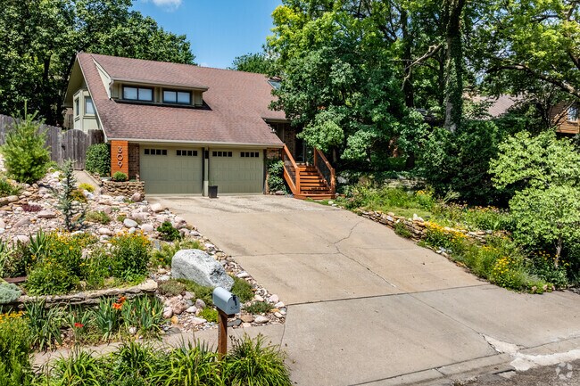 There are several home style with nice curb appeal in the Deerfield neighborhood.