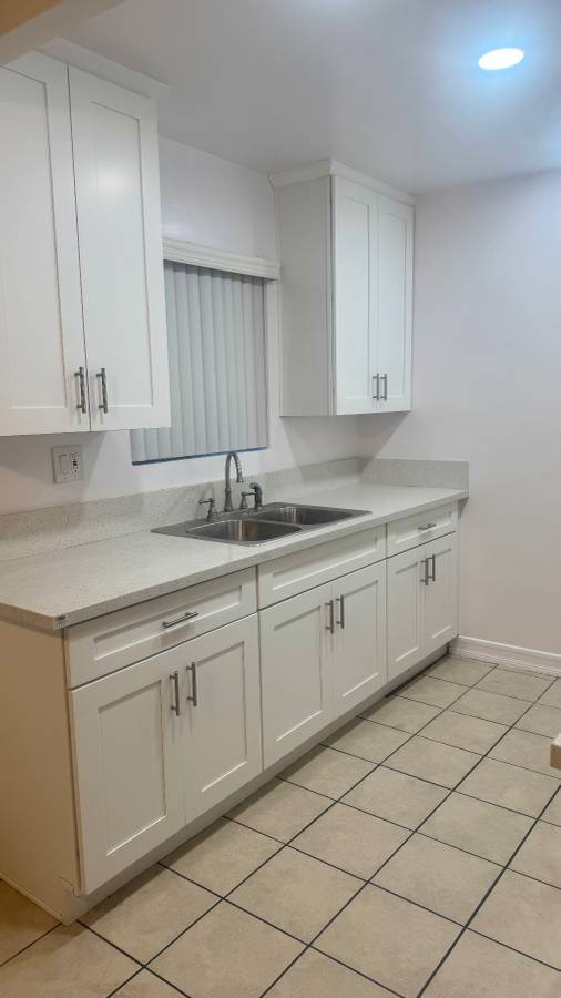 11724 Bellflower Blvd, Downey, CA 90241