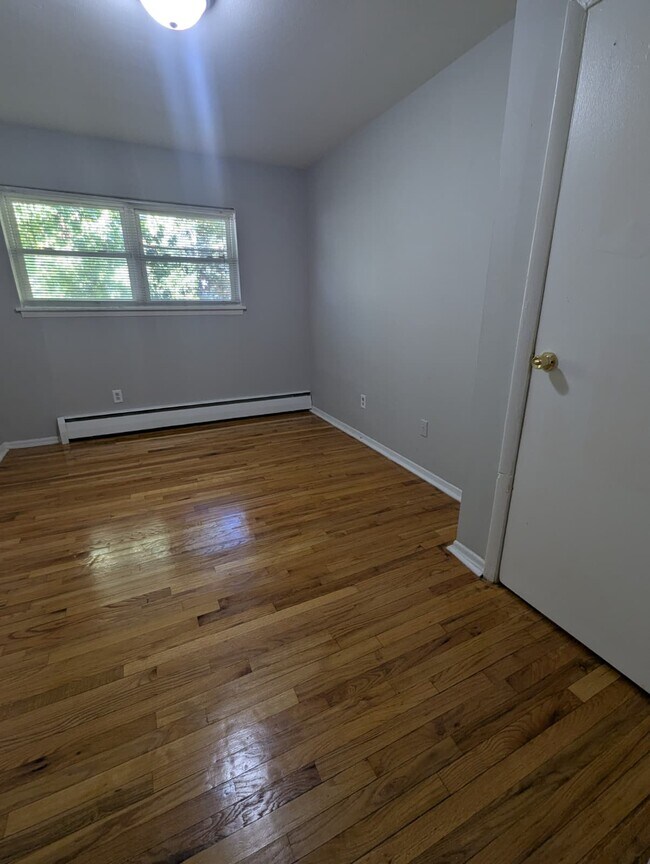 215 Blake St, New Haven, CT 06515 - photo 5