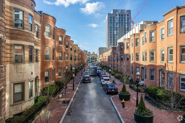 The Neighborhood of Fenway offers residents close quarter living.