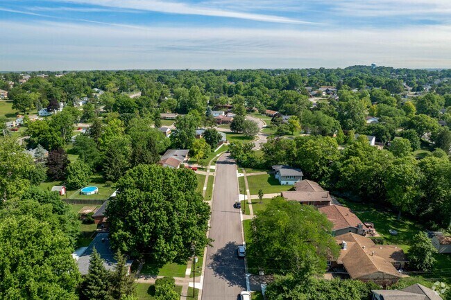 Rosedale-The Oaks is surrounded by a plethora of local activities.