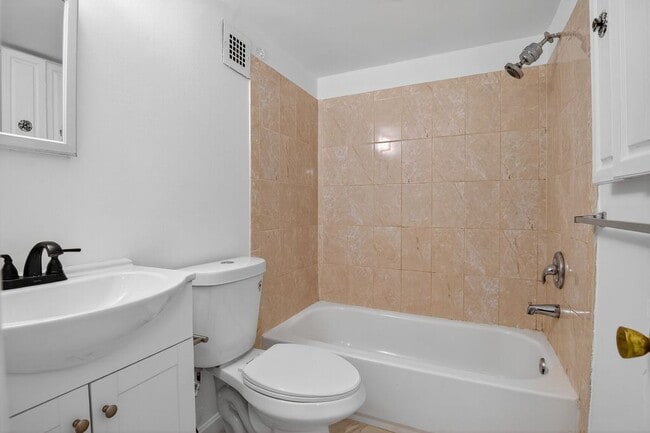 9483 Fairfax Blvd, Fairfax, VA 22031 - photo 6