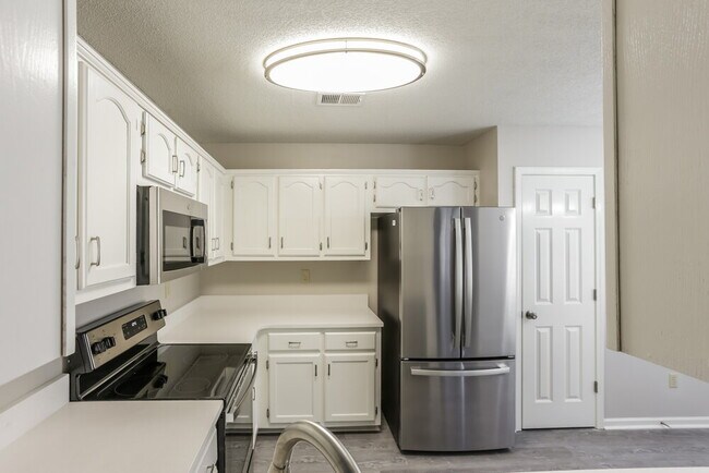 2944 Connor Reed Dr, Horn Lake, MS 38637 - photo 6