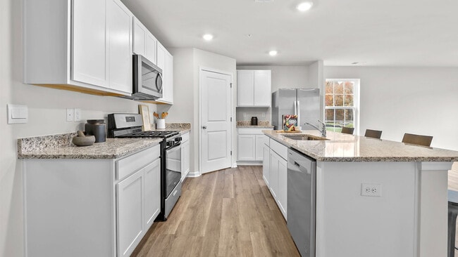 467 Atkinson St, Shenandoah Junction, WV 25442 - photo 7