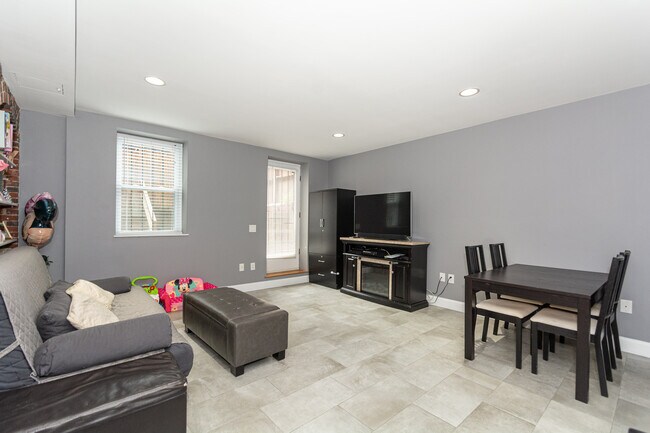78 W Concord St unit 78, Boston, MA 02118 - photo 3