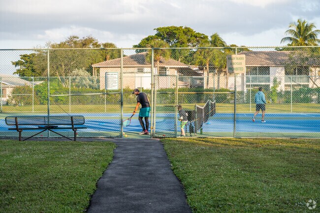 Veterans Park in Forest Hills offers residents two tennis courts.
