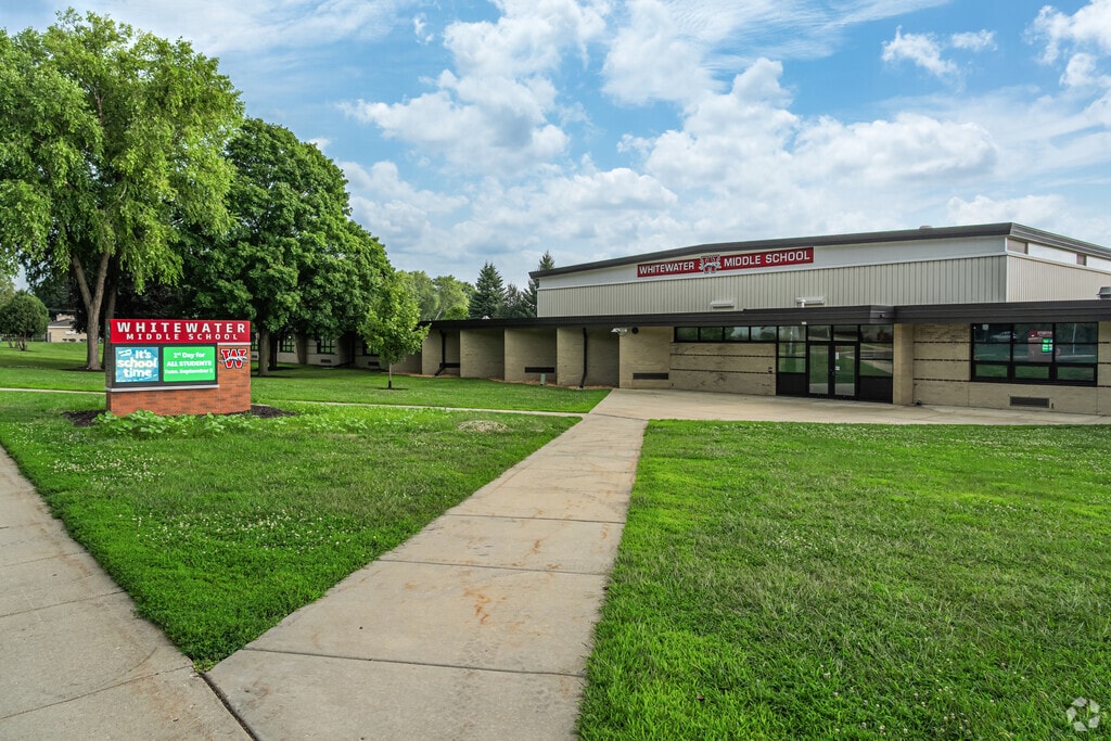 Whitewater Middle School has 431 students with a student-teacher ratio of 13 to 1.