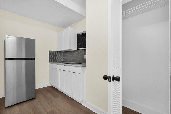 45 NW 48th St unit 3, Miami, FL 33127 - photo 2