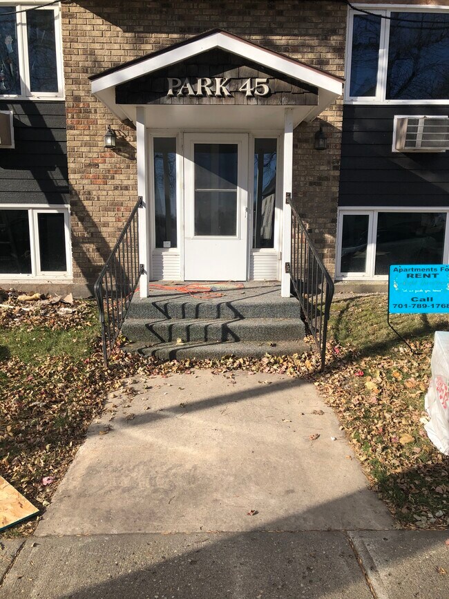 704 9th St NW unit 1, Cooperstown, ND 58425 - photo 7