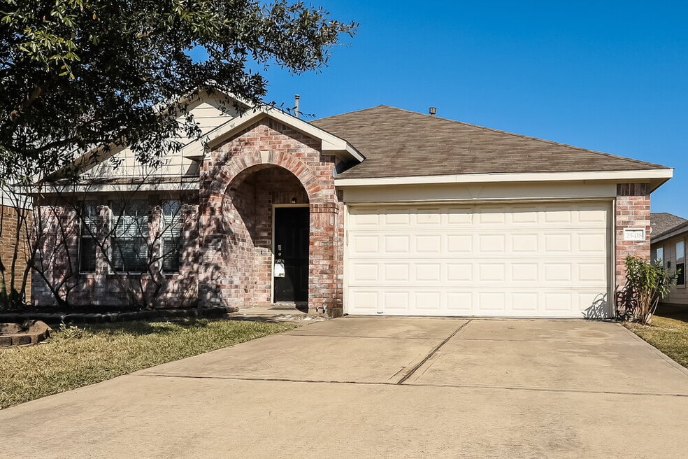 25418 Barmby Dr, Tomball, TX 77375 - photo 1