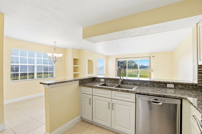 13839 Fairway Island Dr unit 1111, Orlando, FL 32837 - photo 7