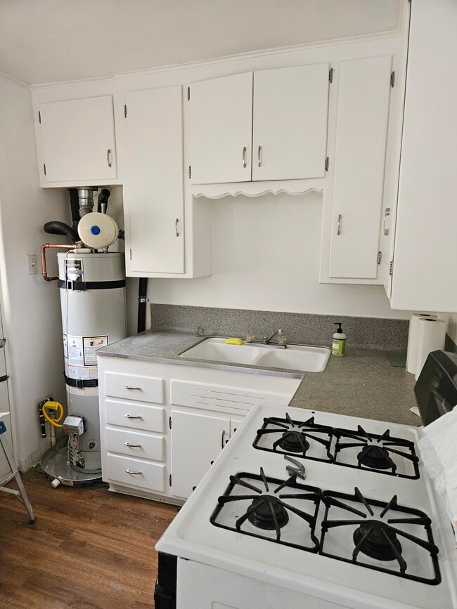 633 San Pedro Dr SE unit C, Albuquerque, NM 87108 - photo 2