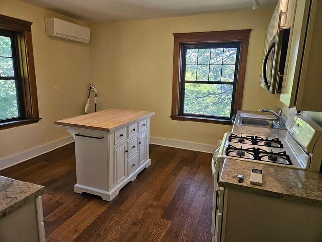 57 Cummings Rd unit 2, Brighton, MA 02135 - photo 3