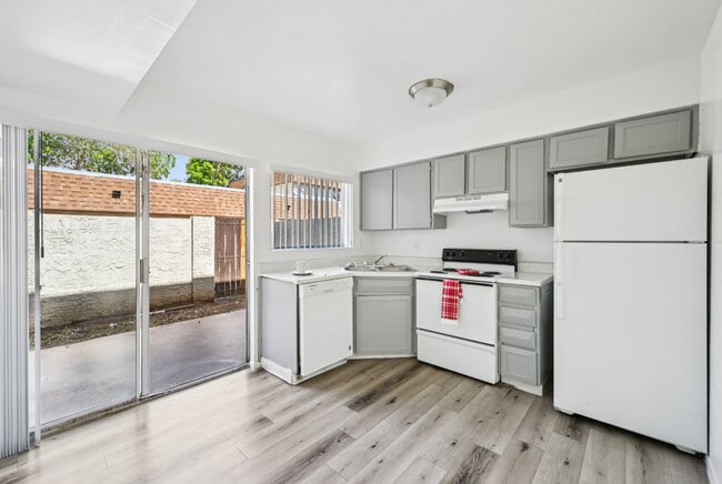 The Park on 57th Ave, Glendale, AZ 85301 - photo 3