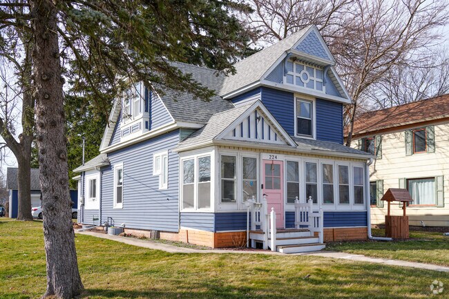 Distinctive homes with sunrooms appear throughout Chesterton.