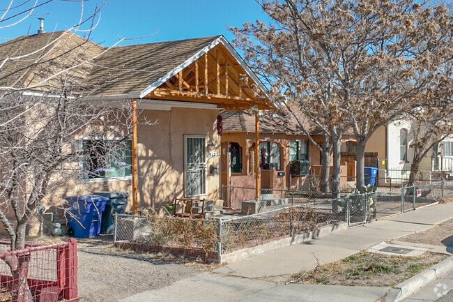 Some homes in Barelas lack a driveway for a garage.