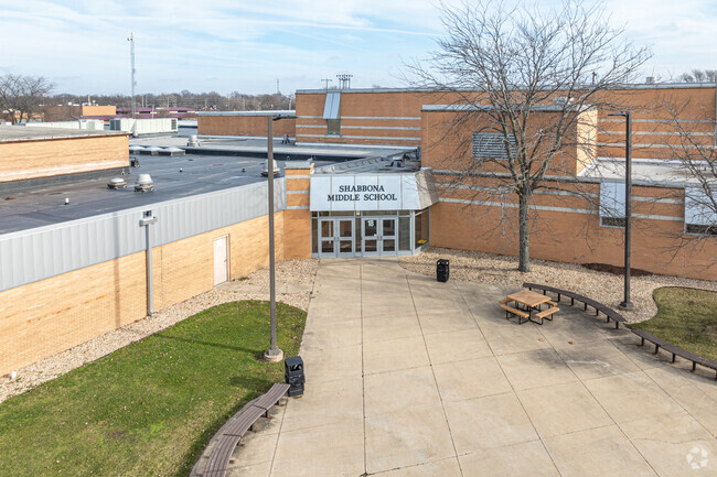 Shabbona Middle School is a public school and part of the Morris School District No. 54.