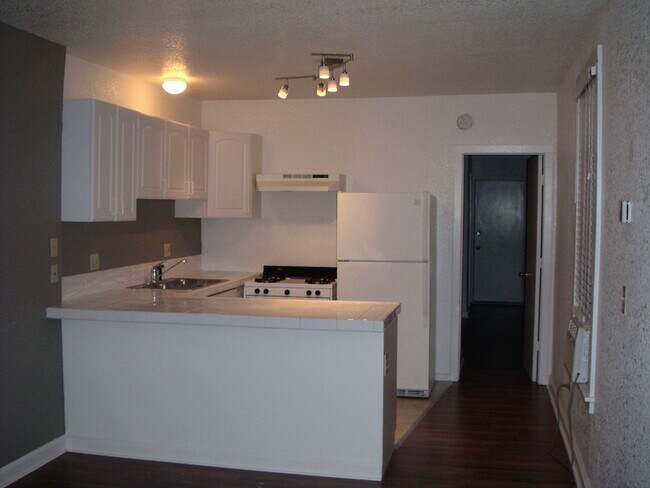 1418 E St unit A, Sacramento, CA 95814 - photo 2