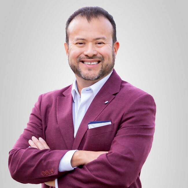 Agent Photo