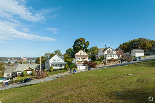 Highlands-Fall River has many home styles and lot sizes.