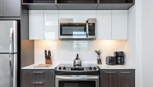 11911 Freedom Dr unit ID1042373P, Reston, VA 20190 - photo 6