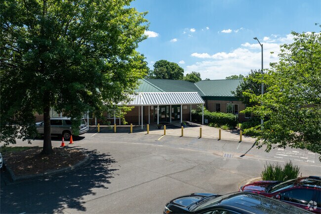 The Oaklawn Language Academy entrance in Charlotte, NC.