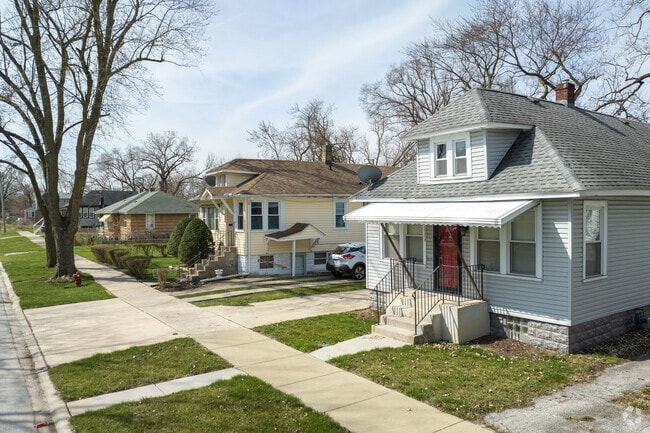 A few charming homes located in the quiet Phoenix, IL area.